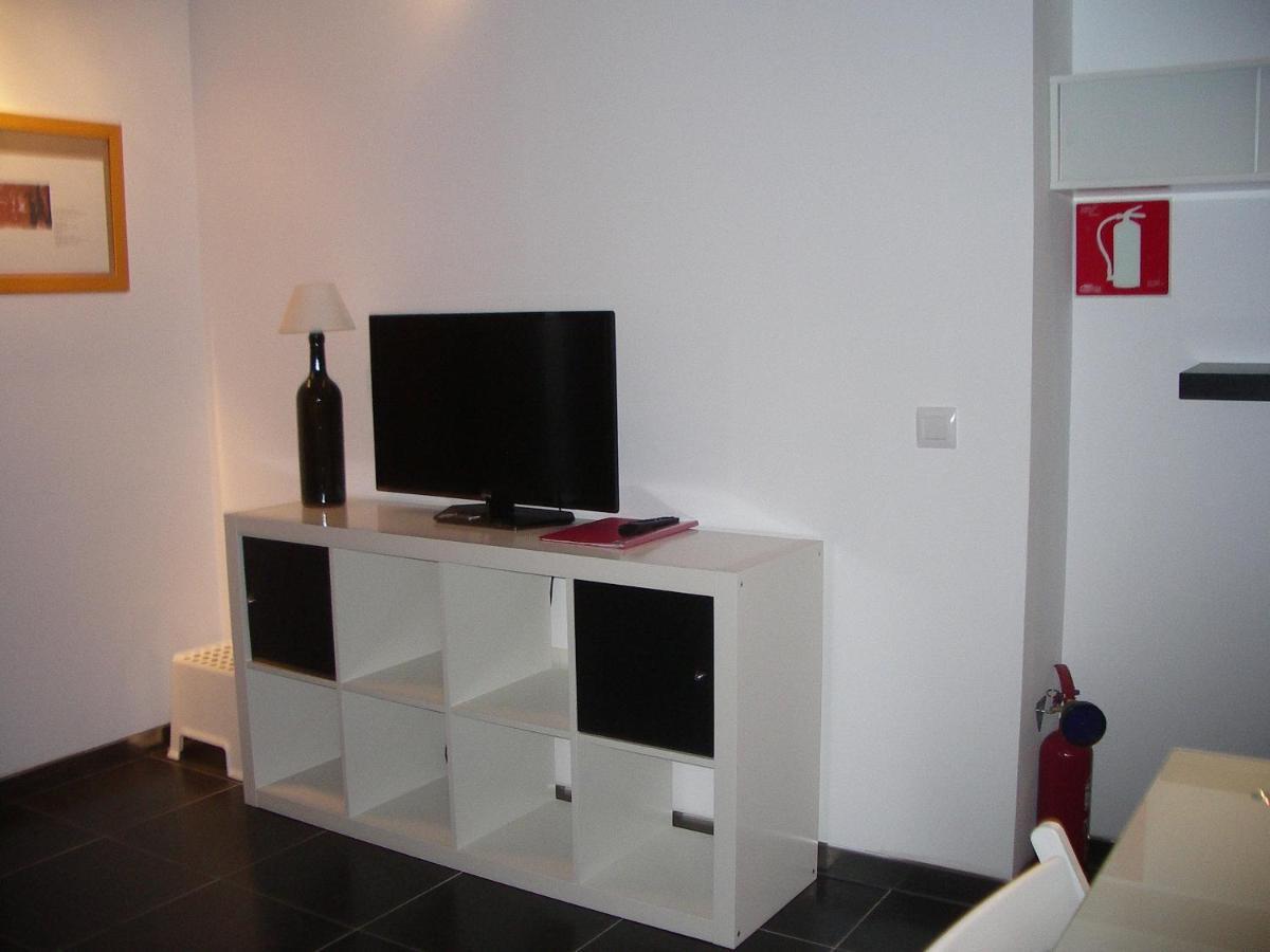 Apartamentos La Fonda Aninon Luaran gambar