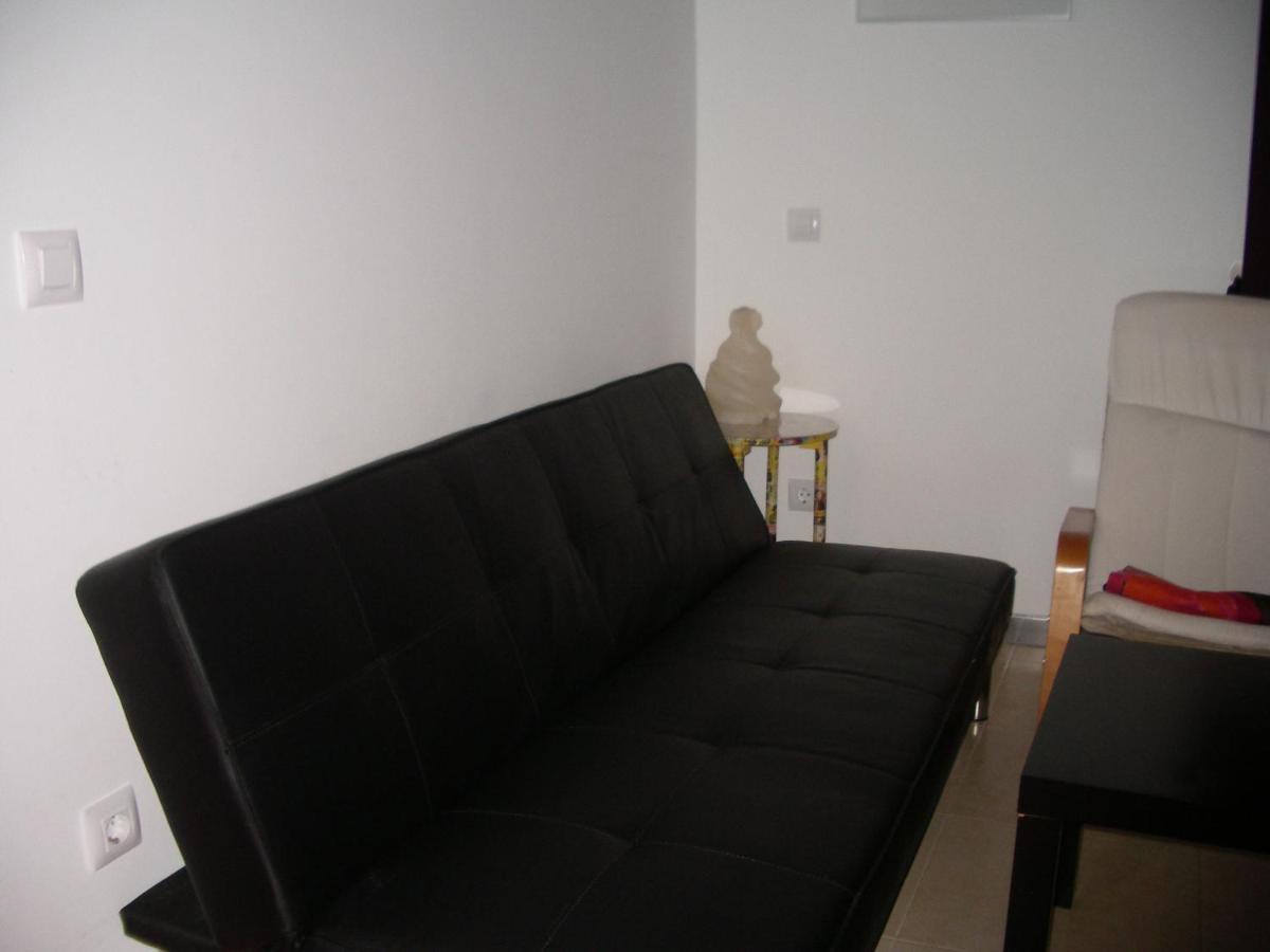 Apartamentos La Fonda Aninon Luaran gambar