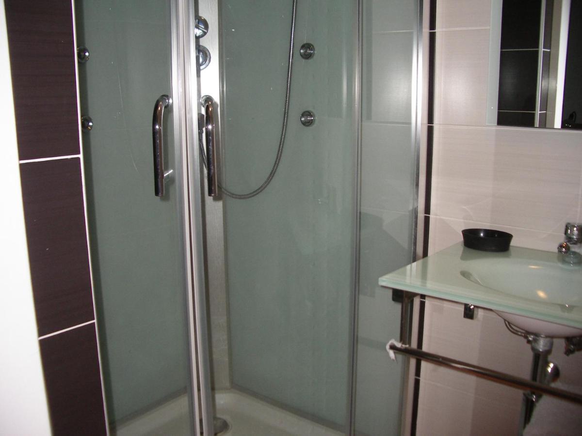Apartamentos La Fonda Aninon Luaran gambar