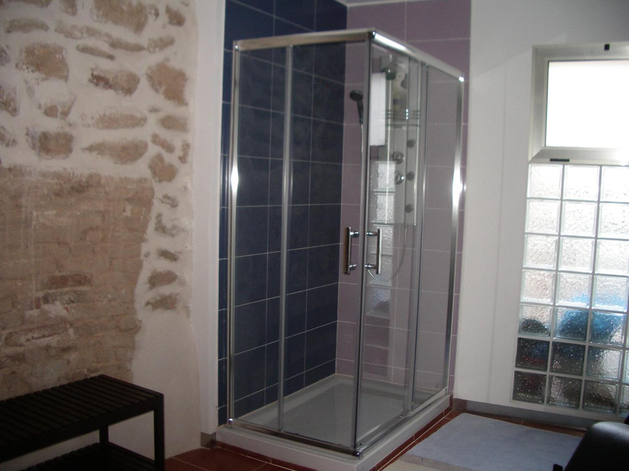 Apartamentos La Fonda Aninon Luaran gambar