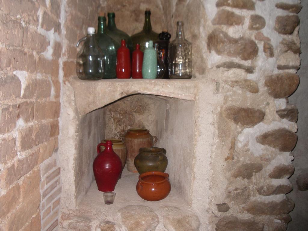 Apartamentos La Fonda Aninon Luaran gambar