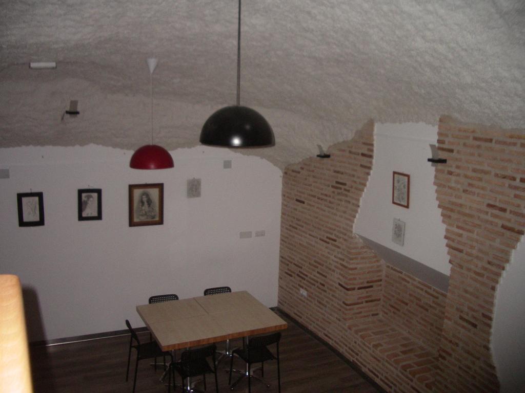 Apartamentos La Fonda Aninon Luaran gambar