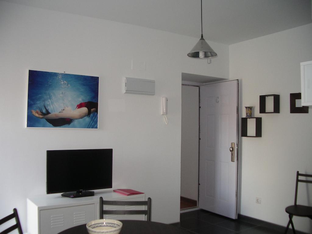 Apartamentos La Fonda Aninon Luaran gambar