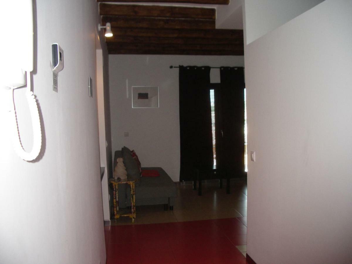 Apartamentos La Fonda Aninon Luaran gambar